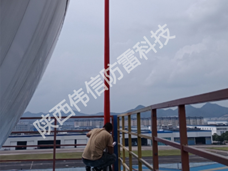 12米玻璃鋼避雷針，衛(wèi)星通訊站避雷針產(chǎn)品展示一